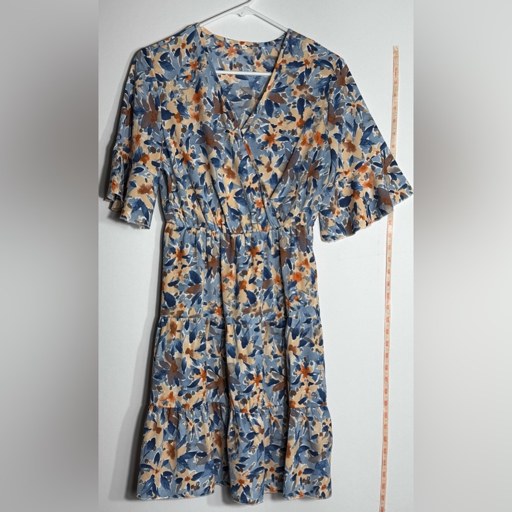 Flutter-Sleeve Floral Midi Dress in Blue and Tan
